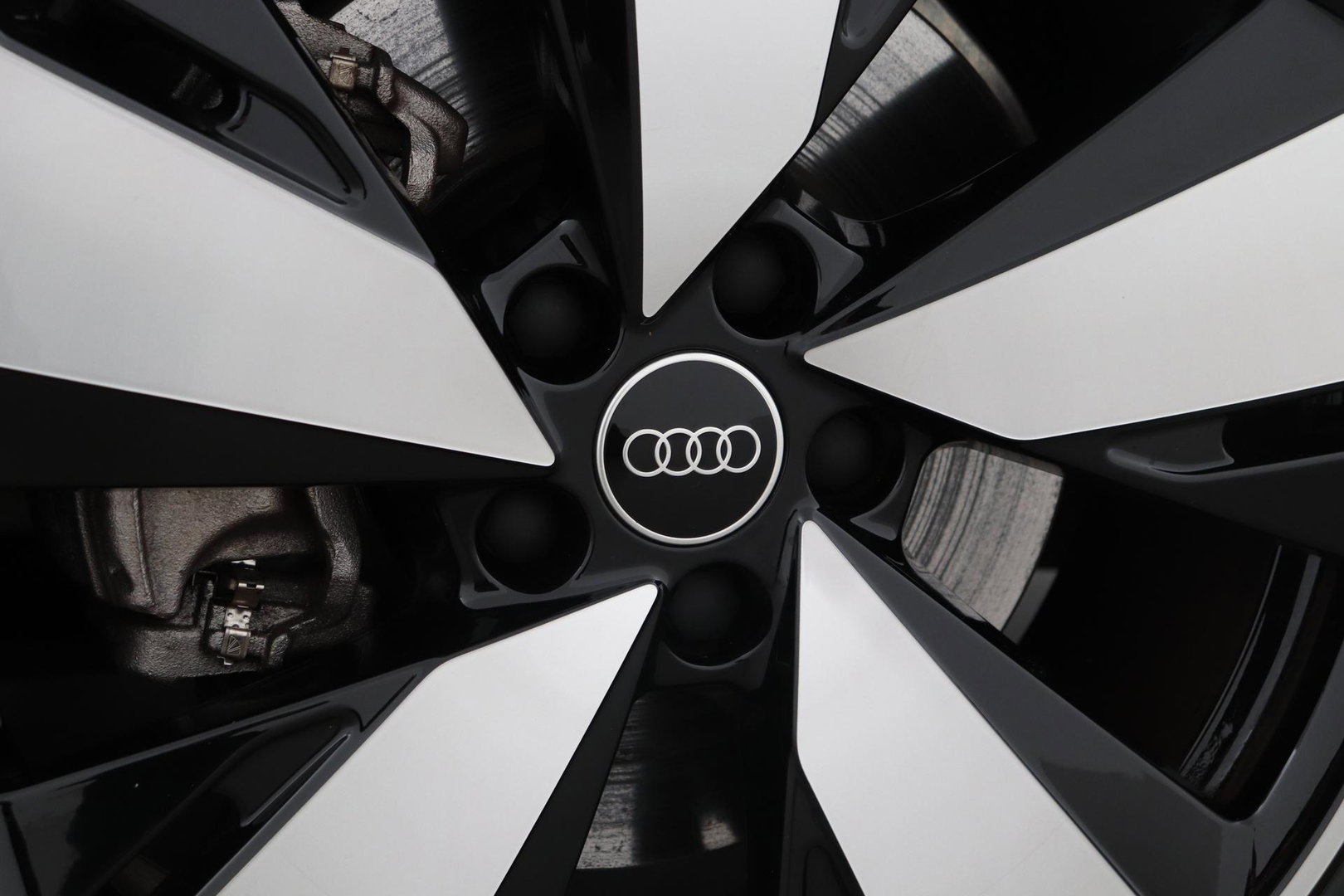 Audi A5 2.0 TFSI S Edition | ACC | Keyless | Camera | Stoelverwarming | Getint glas | Sportonderstel | 19 Inch
