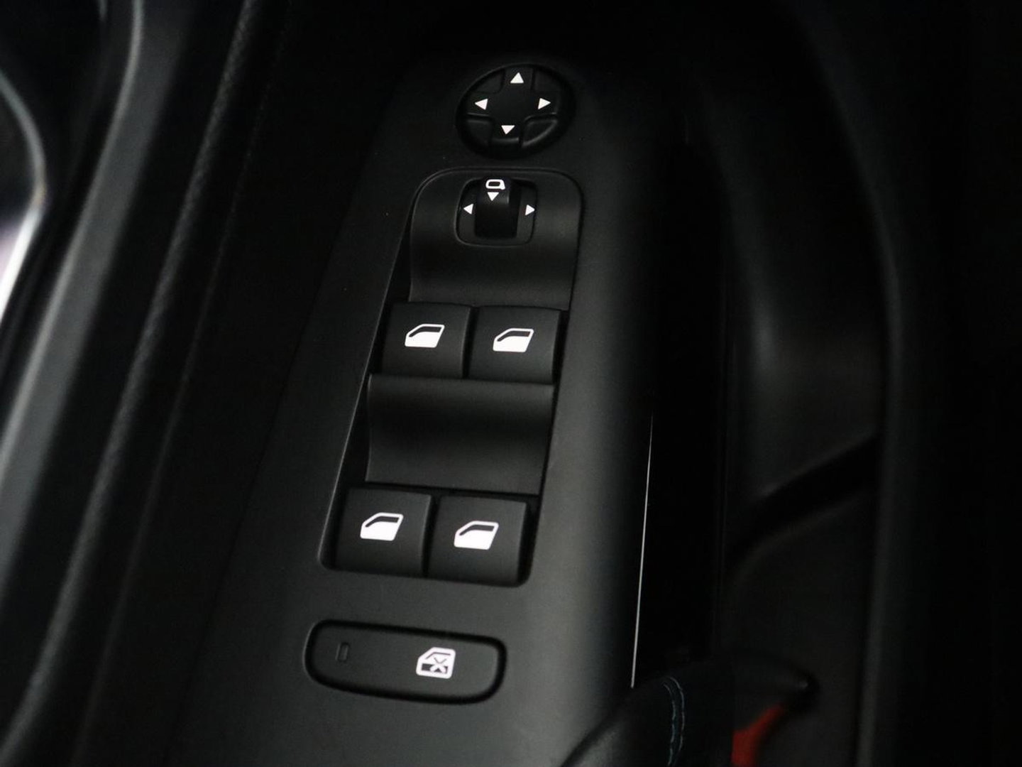 Citroën C5 Aircross 1.6 Plug-in Hybrid 225 Feel | SOH 93,2% | Half leder | Cruise control | Camera | Park assist | Carplay | Climate control | Full LED