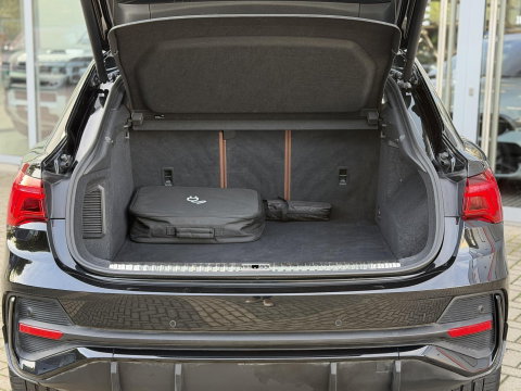 Audi Q3 Sportback 45 TFSI e S-Line |Pano|Leer|Memory|Sfeer|20"|Trekhaak|Optiek Zwart Plus