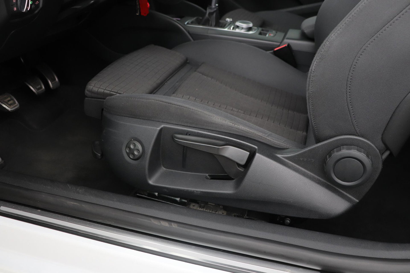 Audi A3 Cabriolet 1.4 TFSI Pro Line S | Stoelverwarming | Xenon Plus | Sportstoelen | Cruise Control | DAB+ | Audi Drive Select | 18 Inch