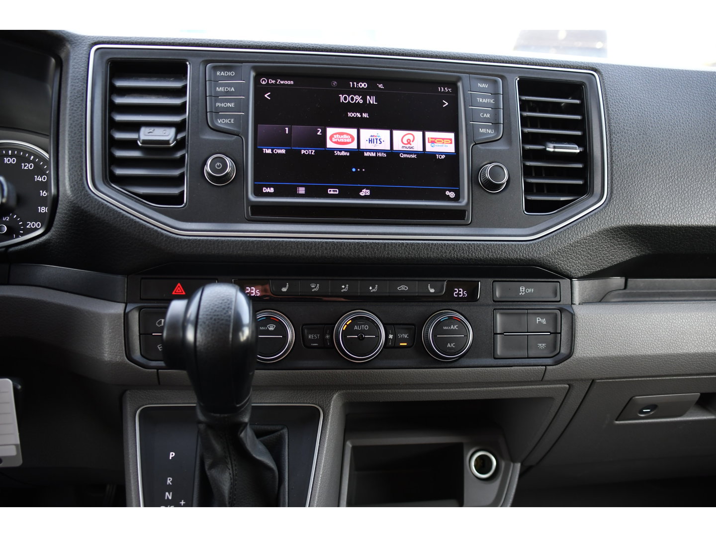Volkswagen Crafter 35 2.0 TDI L4H3 4Motion Black Edition Full Options! Camera, Adaptieve Cruise, Carplay, 2 x Schuifdeur, LED, Automaat, Dodehoek, Uniek!