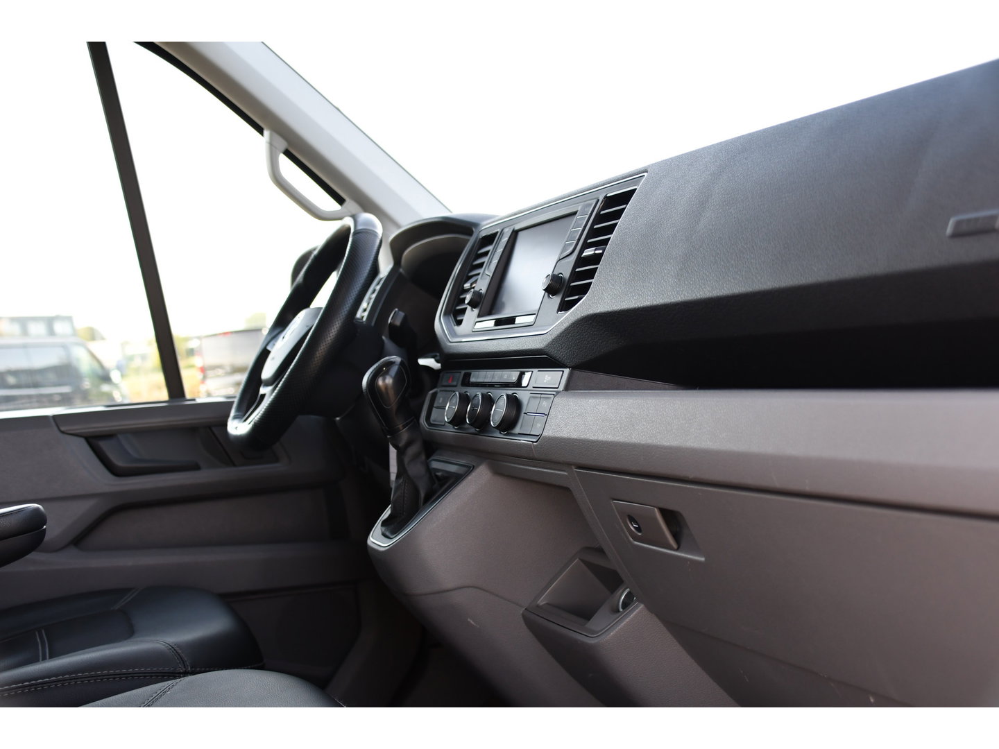 Volkswagen Crafter 35 2.0 TDI L4H3 4Motion Black Edition Full Options! Camera, Adaptieve Cruise, Carplay, 2 x Schuifdeur, LED, Automaat, Dodehoek, Uniek!