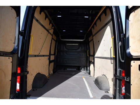 Volkswagen Crafter 35 2.0 TDI L4H3 4Motion Black Edition Full Options! Camera, Adaptieve Cruise, Carplay, 2 x Schuifdeur, LED, Automaat, Dodehoek, Uniek!