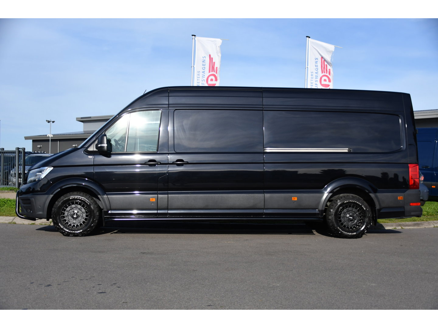Volkswagen Crafter 35 2.0 TDI L4H3 4Motion Black Edition Full Options! Camera, Adaptieve Cruise, Carplay, 2 x Schuifdeur, LED, Automaat, Dodehoek, Uniek!