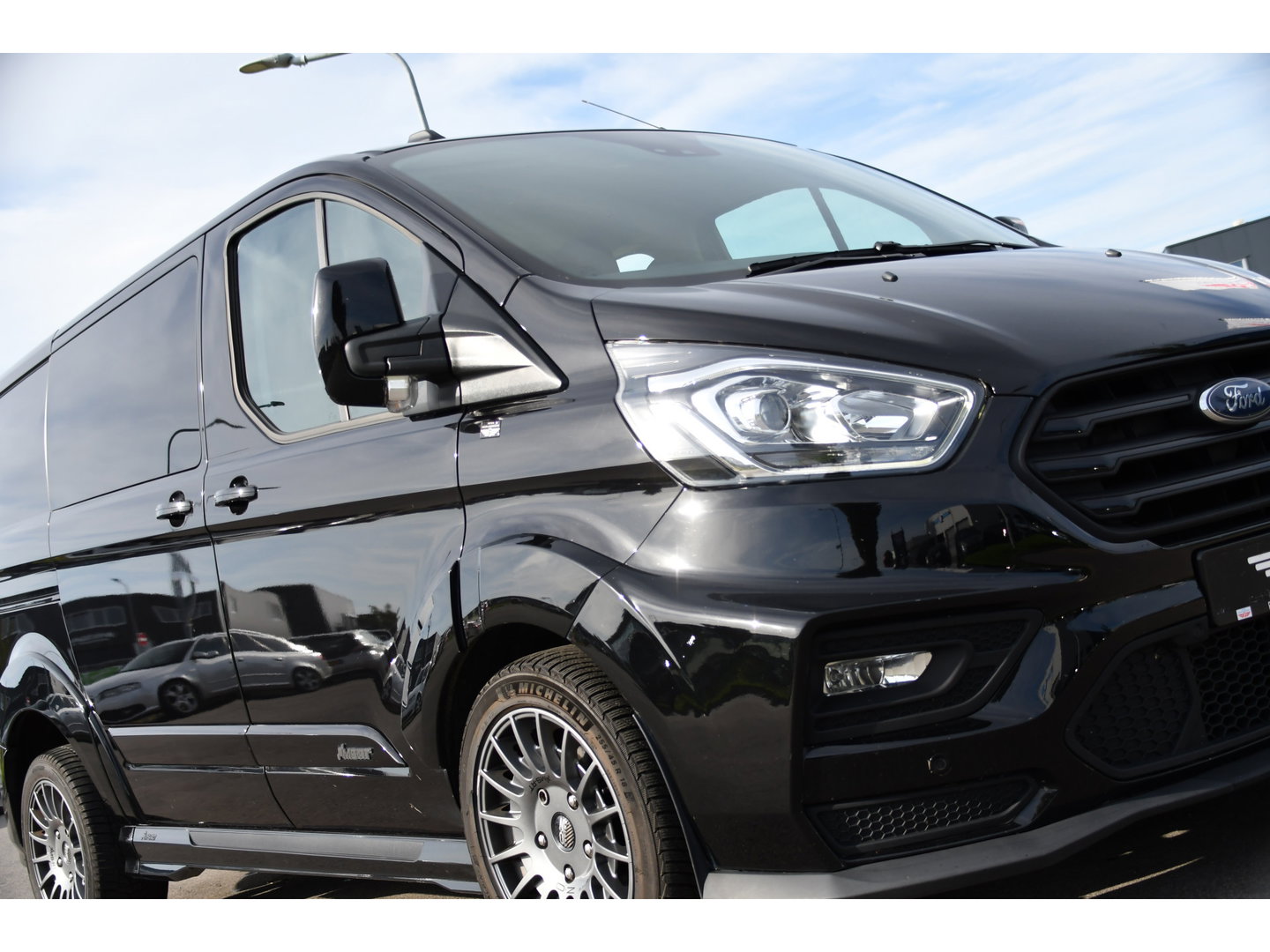 Ford Transit Custom 320 2.0 TDCI L1H1 DC MS-RT Black Edition Adaptieve Cruise, Camera, Carplay, 170pk, 2 x Schuifdeur, Automaat, LED, Stoelverwarming, Leder, Uniek!
