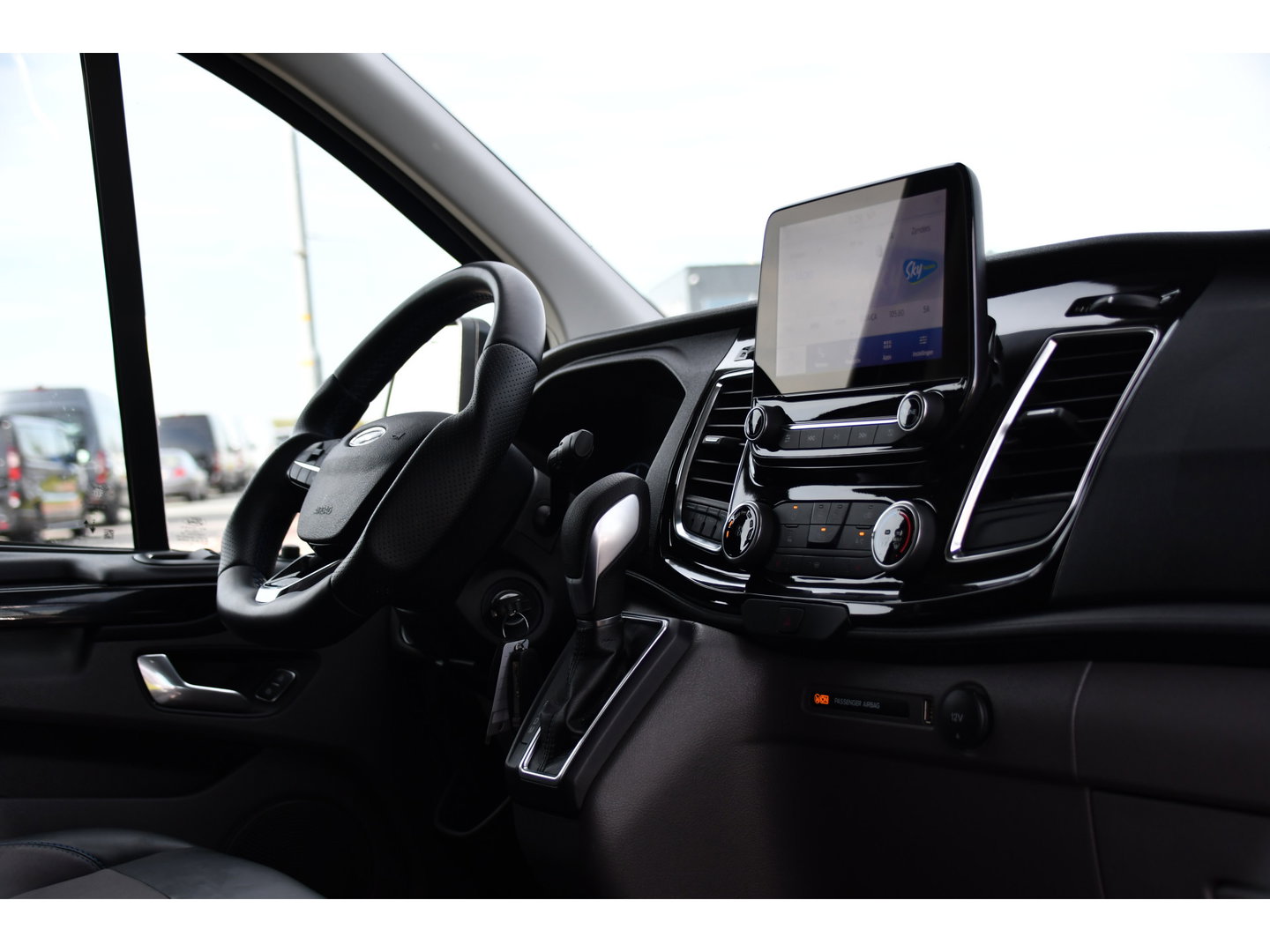 Ford Transit Custom 320 2.0 TDCI L1H1 DC MS-RT Black Edition Adaptieve Cruise, Camera, Carplay, 170pk, 2 x Schuifdeur, Automaat, LED, Stoelverwarming, Leder, Uniek!