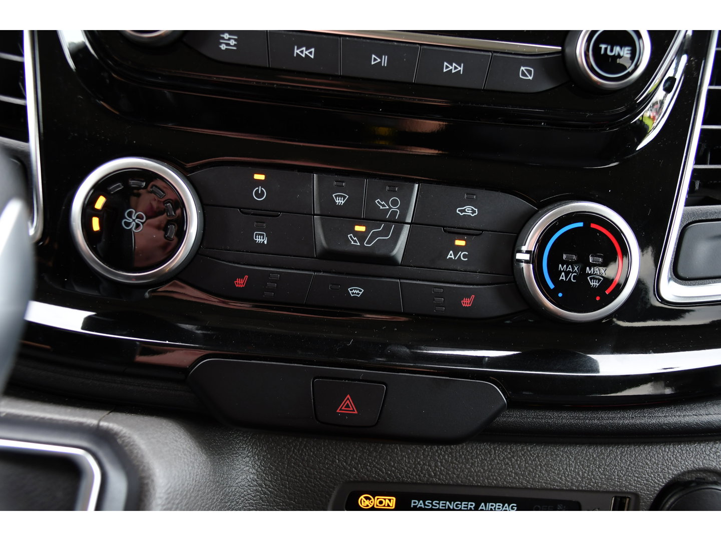 Ford Transit Custom 320 2.0 TDCI L1H1 DC MS-RT Black Edition Adaptieve Cruise, Camera, Carplay, 170pk, 2 x Schuifdeur, Automaat, LED, Stoelverwarming, Leder, Uniek!
