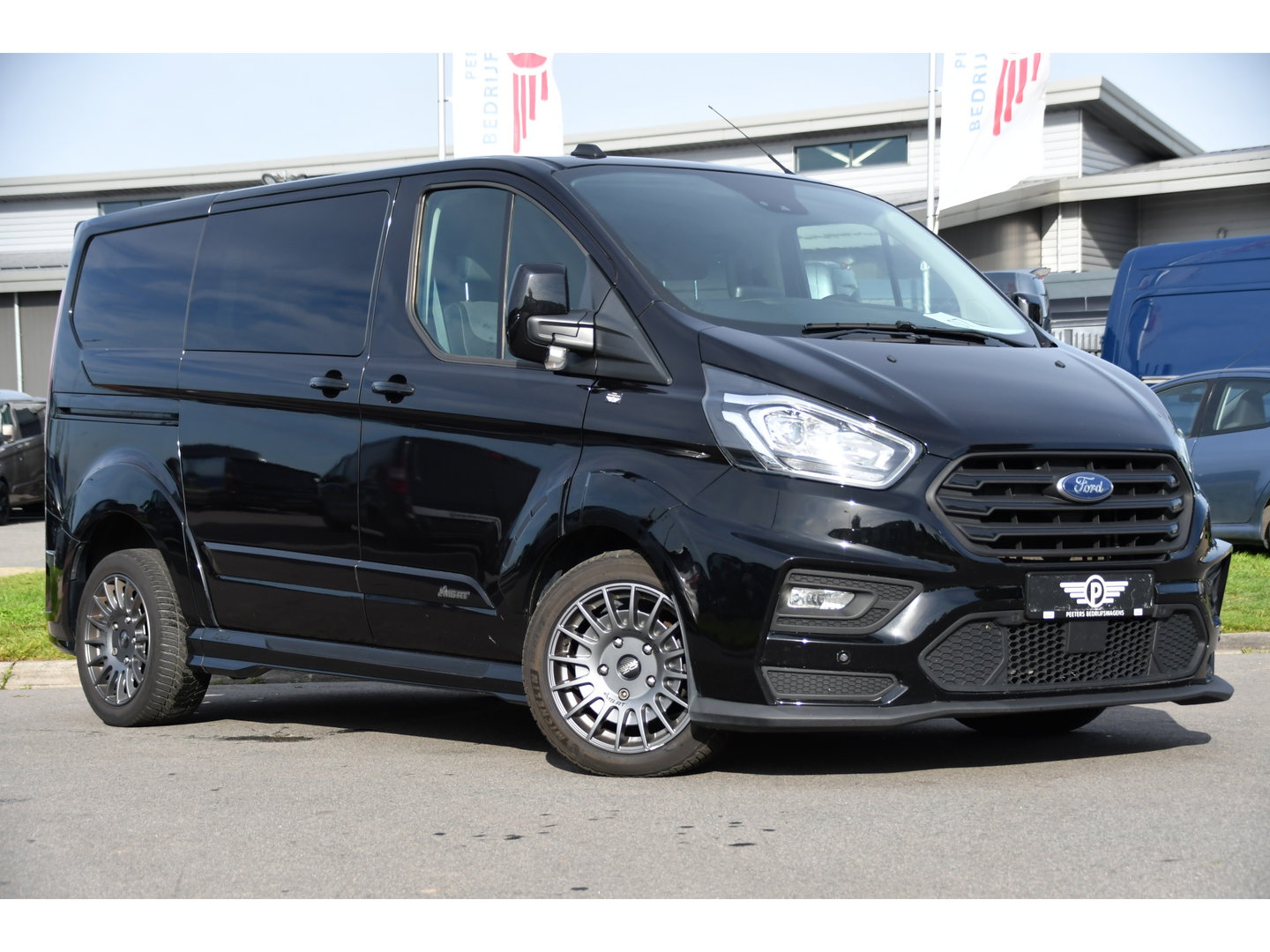 Ford Transit Custom 320 2.0 TDCI L1H1 DC MS-RT Black Edition Adaptieve Cruise, Camera, Carplay, 170pk, 2 x Schuifdeur, Automaat, LED, Stoelverwarming, Leder, Uniek!