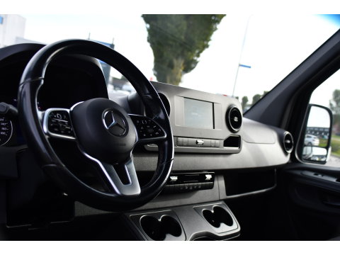 Mercedes-Benz Sprinter 319 1.9 CDI L2H2 RWD Black Edition Camera, Cruise, Carplay, LED, 190pk, Multimedia, Automaat, Geveerde stoel, Sensoren, Trekhaak, Uniek!