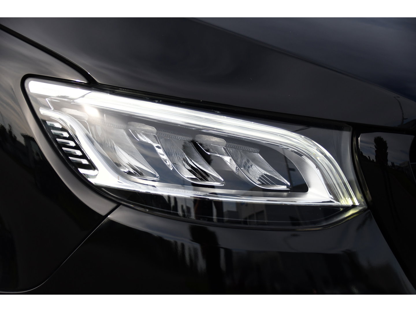 Mercedes-Benz Sprinter 319 1.9 CDI L2H2 RWD Black Edition Camera, Cruise, Carplay, LED, 190pk, Multimedia, Automaat, Geveerde stoel, Sensoren, Trekhaak, Uniek!