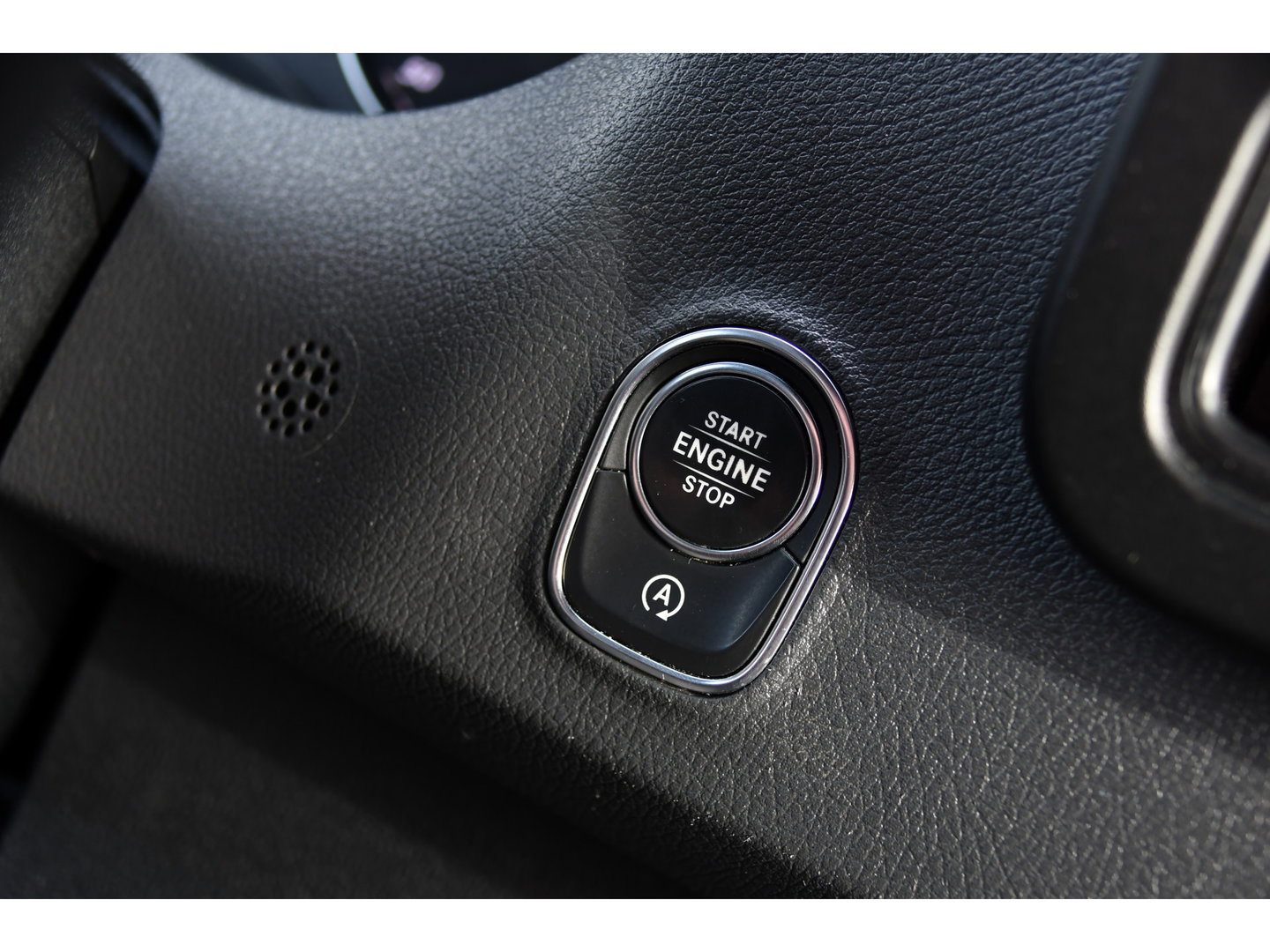 Mercedes-Benz Sprinter 319 1.9 CDI L2H2 RWD Black Edition Camera, Cruise, Carplay, LED, 190pk, Multimedia, Automaat, Geveerde stoel, Sensoren, Trekhaak, Uniek!