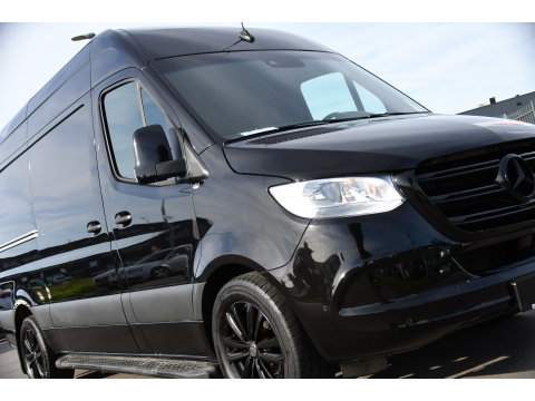 Mercedes-Benz Sprinter 317 1.9 CDI L2H2 Black Edition Camera, Cruise, Carplay, 3500kg, Clima, Sensoren, Automaat, Multimedia, Uniek!
