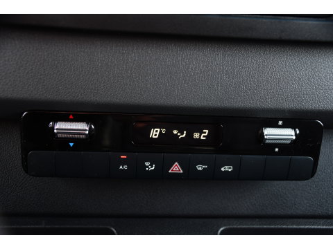 Mercedes-Benz Sprinter 317 1.9 CDI L2H2 Black Edition Camera, Cruise, Carplay, 3500kg, Clima, Sensoren, Automaat, Multimedia, Uniek!