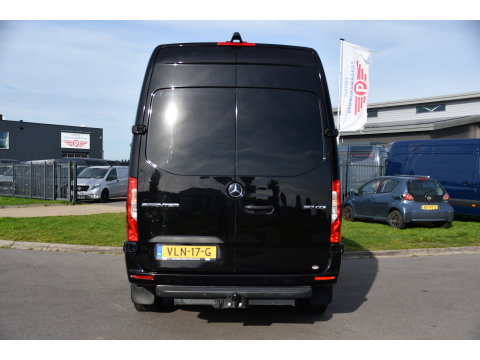Mercedes-Benz Sprinter 317 1.9 CDI L2H2 Black Edition Camera, Cruise, Carplay, 3500kg, Clima, Sensoren, Automaat, Multimedia, Uniek!