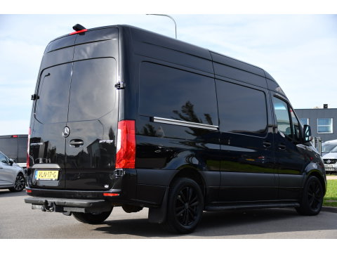 Mercedes-Benz Sprinter 317 1.9 CDI L2H2 Black Edition Camera, Cruise, Carplay, 3500kg, Clima, Sensoren, Automaat, Multimedia, Uniek!