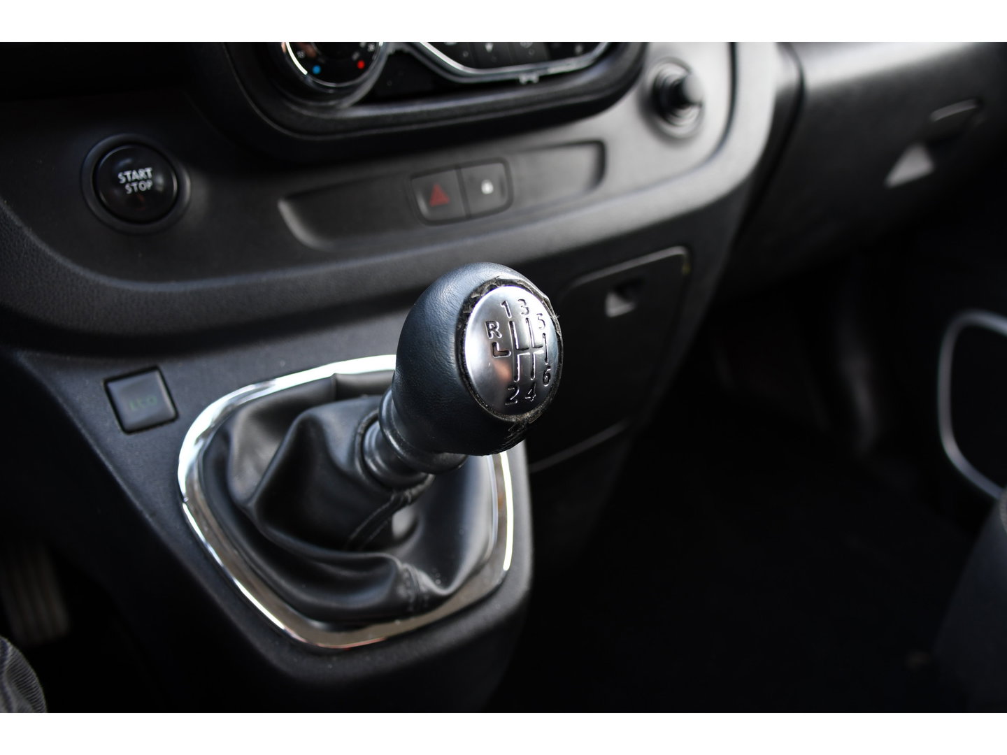 Opel Vivaro 1.6 CDTI L2H1 DC Sport EcoFlex MARGE! Camera, Cruise, 140pk Multimedia, Stoelverwarming, Trekhaak, Clima, Uniek!