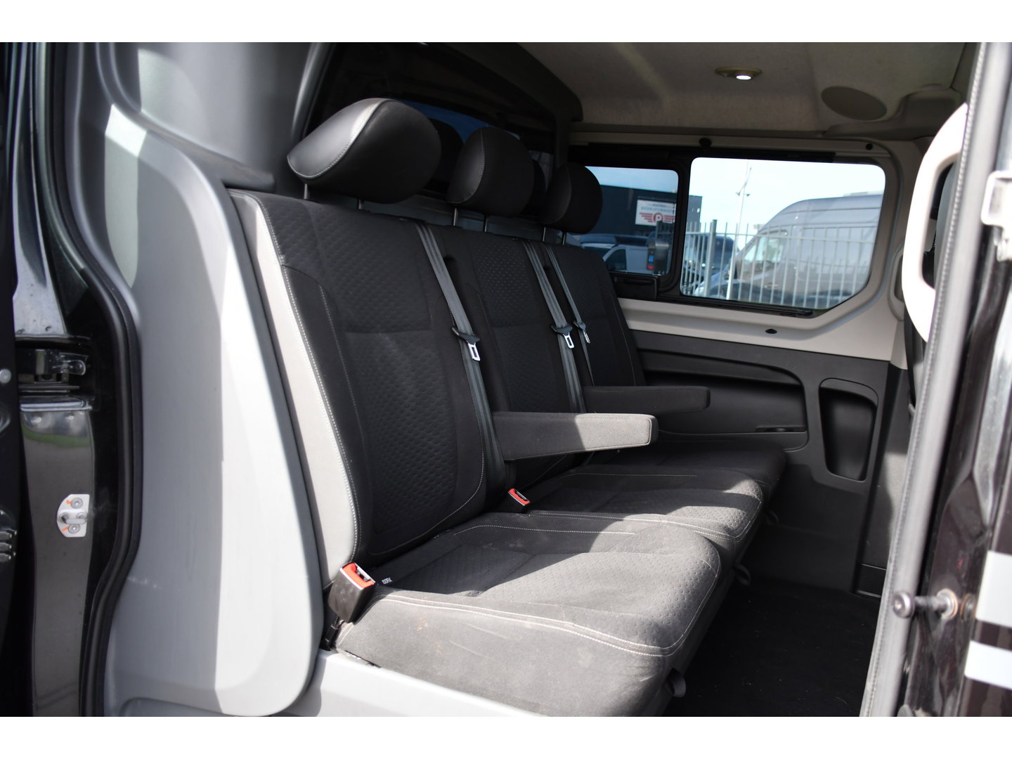 Opel Vivaro 1.6 CDTI L2H1 DC Sport EcoFlex MARGE! Camera, Cruise, 140pk Multimedia, Stoelverwarming, Trekhaak, Clima, Uniek!