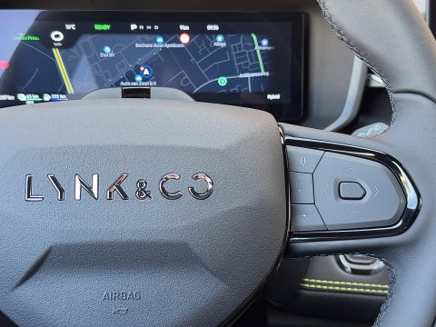 Lynk & Co 01 1.5 More | Panoramadak | Leder | 360° Camera | 20" Lichtmetaal | Infinity | Sfeerverlichtinig | Stuurverwarming | Elektrische Bestuurdersstoel | Stoelverwarming | Apple Carplay | Android Auto |