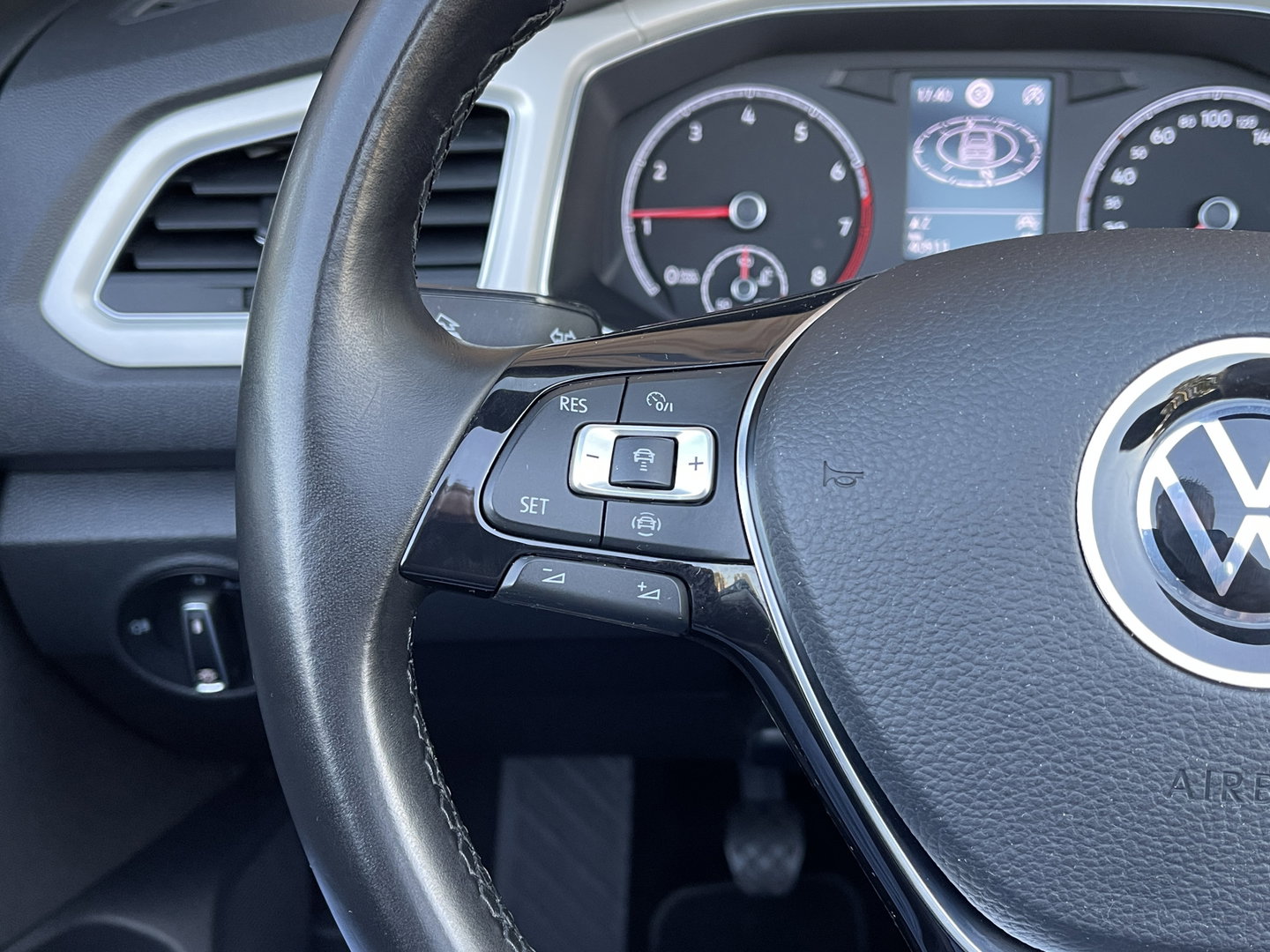 Volkswagen T-Roc Cabrio 1.0 TSI Style | Draadloze Apple Carplay | Beats Audio | Dealer Onderhouden | DAB | Trekhaak | Adaptieve Cruise Control |