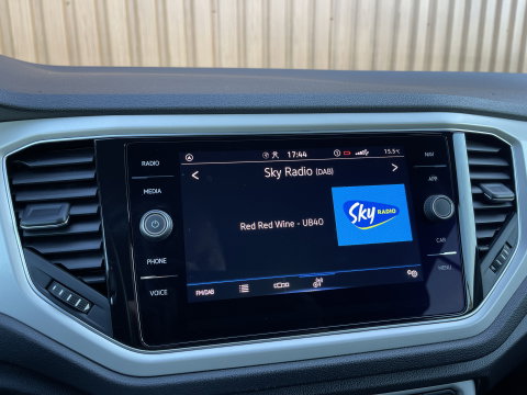 Volkswagen T-Roc Cabrio 1.0 TSI Style | Draadloze Apple Carplay | Beats Audio | Dealer Onderhouden | DAB | Trekhaak | Adaptieve Cruise Control |