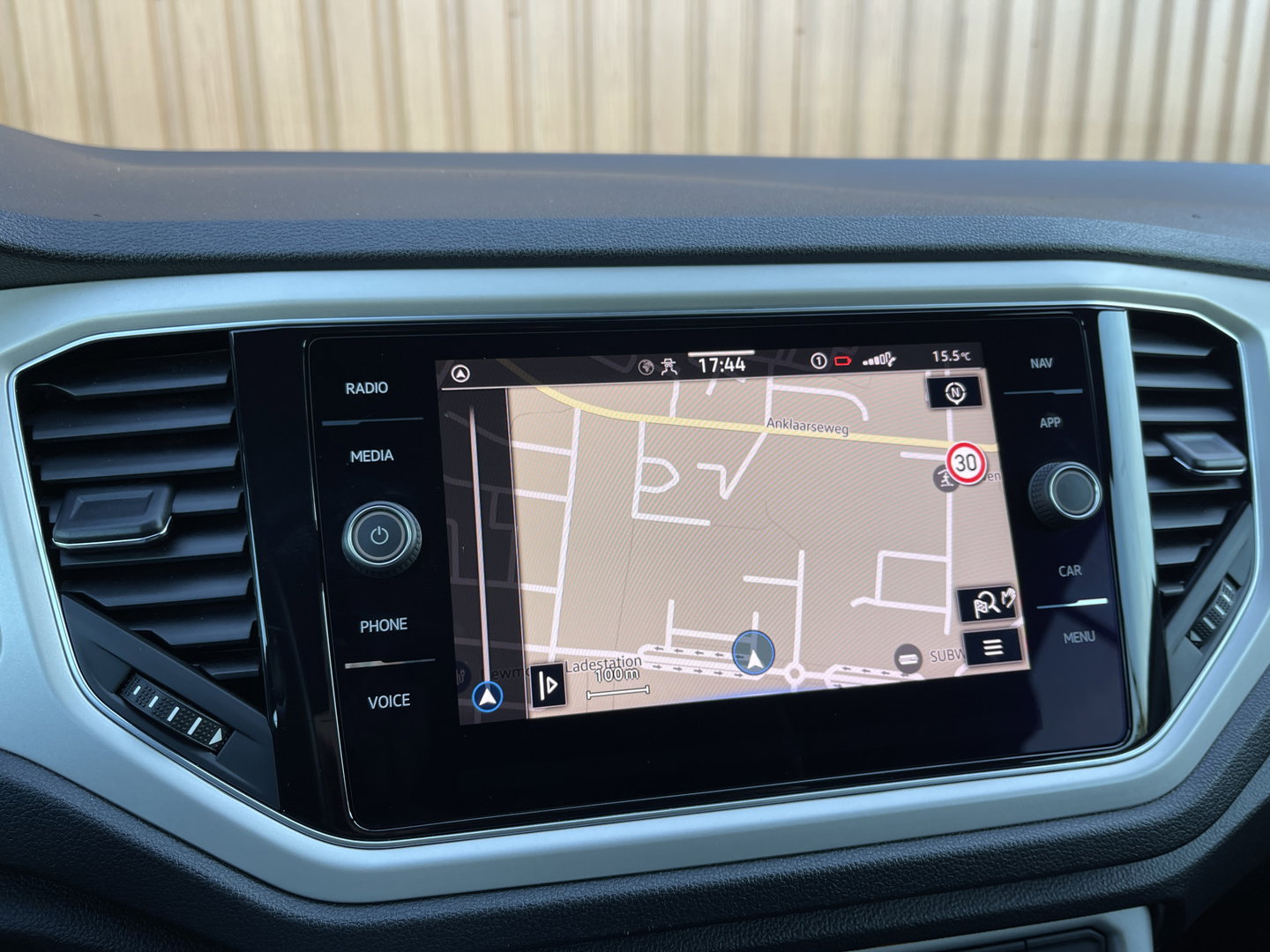 Volkswagen T-Roc Cabrio 1.0 TSI Style | Draadloze Apple Carplay | Beats Audio | Dealer Onderhouden | DAB | Trekhaak | Adaptieve Cruise Control |