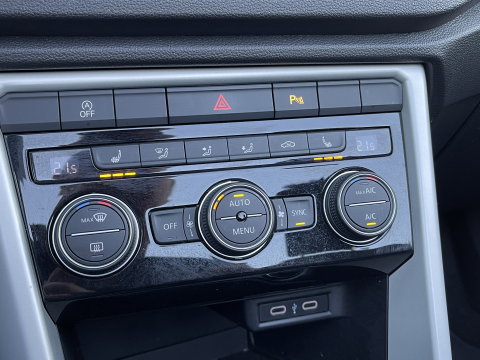 Volkswagen T-Roc Cabrio 1.0 TSI Style | Draadloze Apple Carplay | Beats Audio | Dealer Onderhouden | DAB | Trekhaak | Adaptieve Cruise Control |