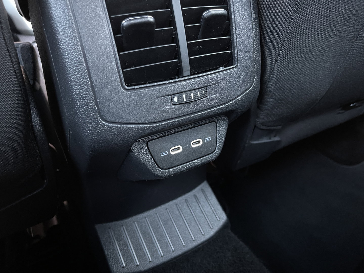 Volkswagen T-Roc Cabrio 1.0 TSI Style | Draadloze Apple Carplay | Beats Audio | Dealer Onderhouden | DAB | Trekhaak | Adaptieve Cruise Control |