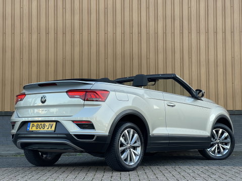 Volkswagen T-Roc Cabrio 1.0 TSI Style | Draadloze Apple Carplay | Beats Audio | Dealer Onderhouden | DAB | Trekhaak | Adaptieve Cruise Control |