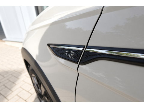 Volkswagen Taigo 1.5 TSI R-Line PANO KEYLESS CAM