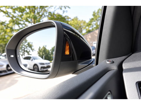 Volkswagen Taigo 1.5 TSI R-Line PANO KEYLESS CAM