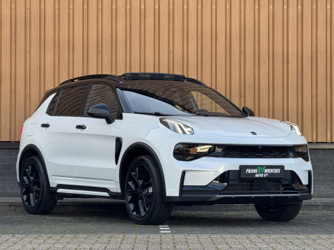 Lynk & Co 01 1.5 More | Panoramadak | Leder | 360° Camera | 20" Lichtmetaal | Infinity | Sfeerverlichtinig | Stuurverwarming | Elektrische Bestuurdersstoel | Stoelverwarming | Apple Carplay | Android Auto |