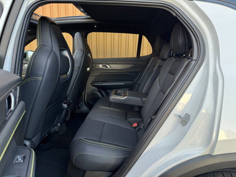 Lynk & Co 01 1.5 More | Panoramadak | Leder | 360° Camera | 20" Lichtmetaal | Infinity | Sfeerverlichtinig | Stuurverwarming | Elektrische Bestuurdersstoel | Stoelverwarming | Apple Carplay | Android Auto |