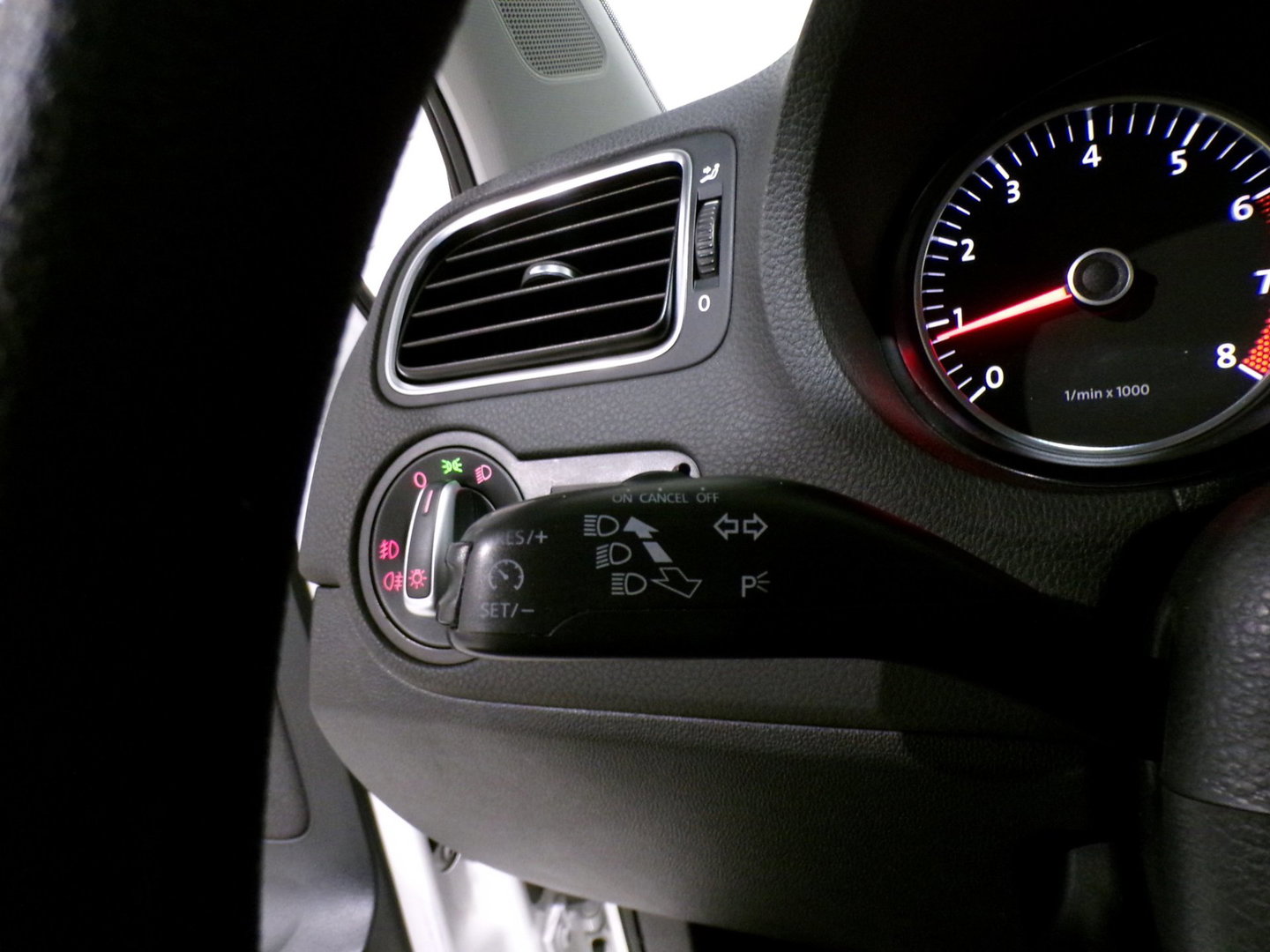Volkswagen Polo 1.4-16V Comfortline "Origineel NL!" Automaat ! Apple-Carplay Stoelverwarming Camera "1e eigenaar" Navigatie Cruise