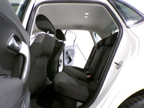 Volkswagen Polo 1.4-16V Comfortline "Origineel NL!" Automaat ! Apple-Carplay Stoelverwarming Camera "1e eigenaar" Navigatie Cruise