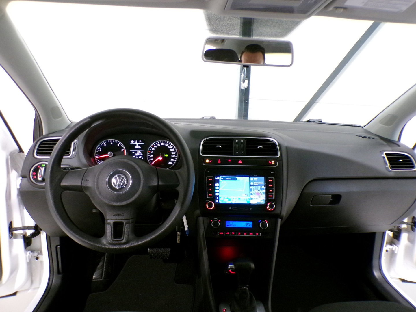 Volkswagen Polo 1.4-16V Comfortline "Origineel NL!" Automaat ! Apple-Carplay Stoelverwarming Camera "1e eigenaar" Navigatie Cruise
