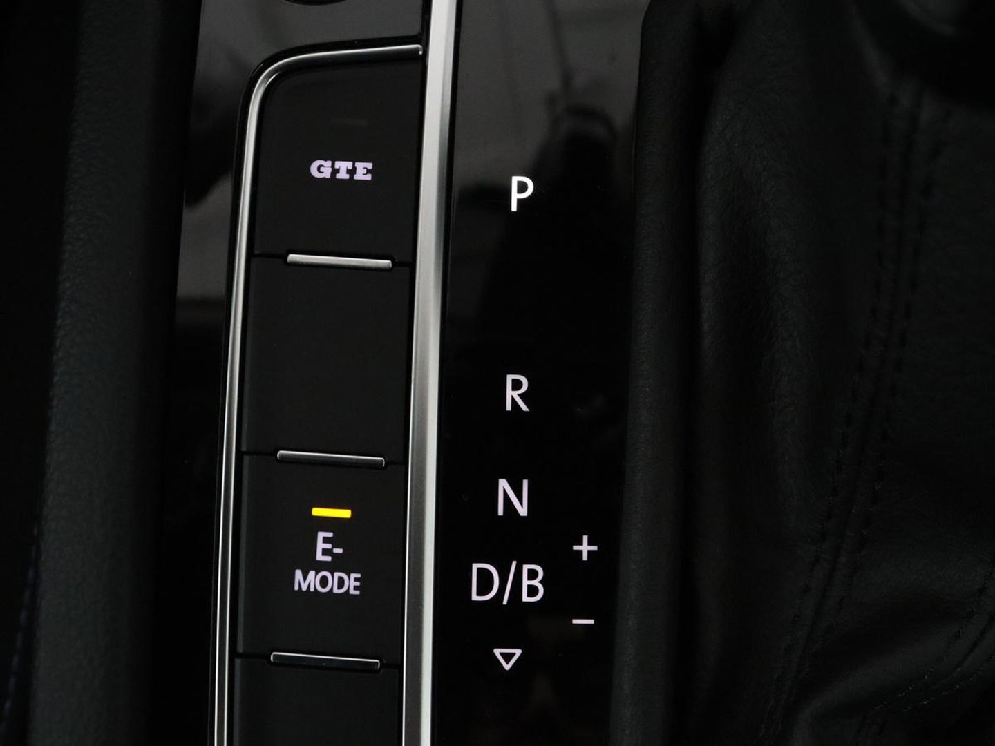 Volkswagen Passat Variant 1.4 TSI PHEV GTE Business | SOH 92,8% | Adaptive Cruise | Stoelverwarming | Massage | Camera | LED | Carplay | Climate control