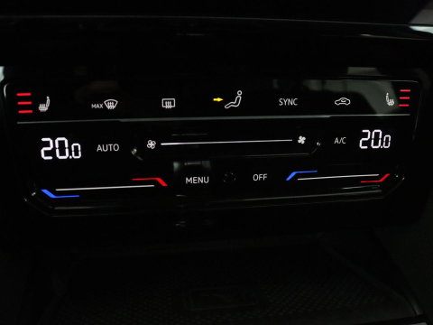 Volkswagen Passat Variant 1.4 TSI PHEV GTE Business | SOH 92,8% | Adaptive Cruise | Stoelverwarming | Massage | Camera | LED | Carplay | Climate control