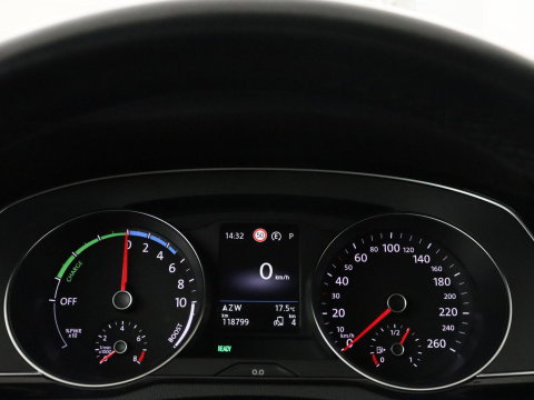 Volkswagen Passat Variant 1.4 TSI PHEV GTE Business | SOH 92,8% | Adaptive Cruise | Stoelverwarming | Massage | Camera | LED | Carplay | Climate control