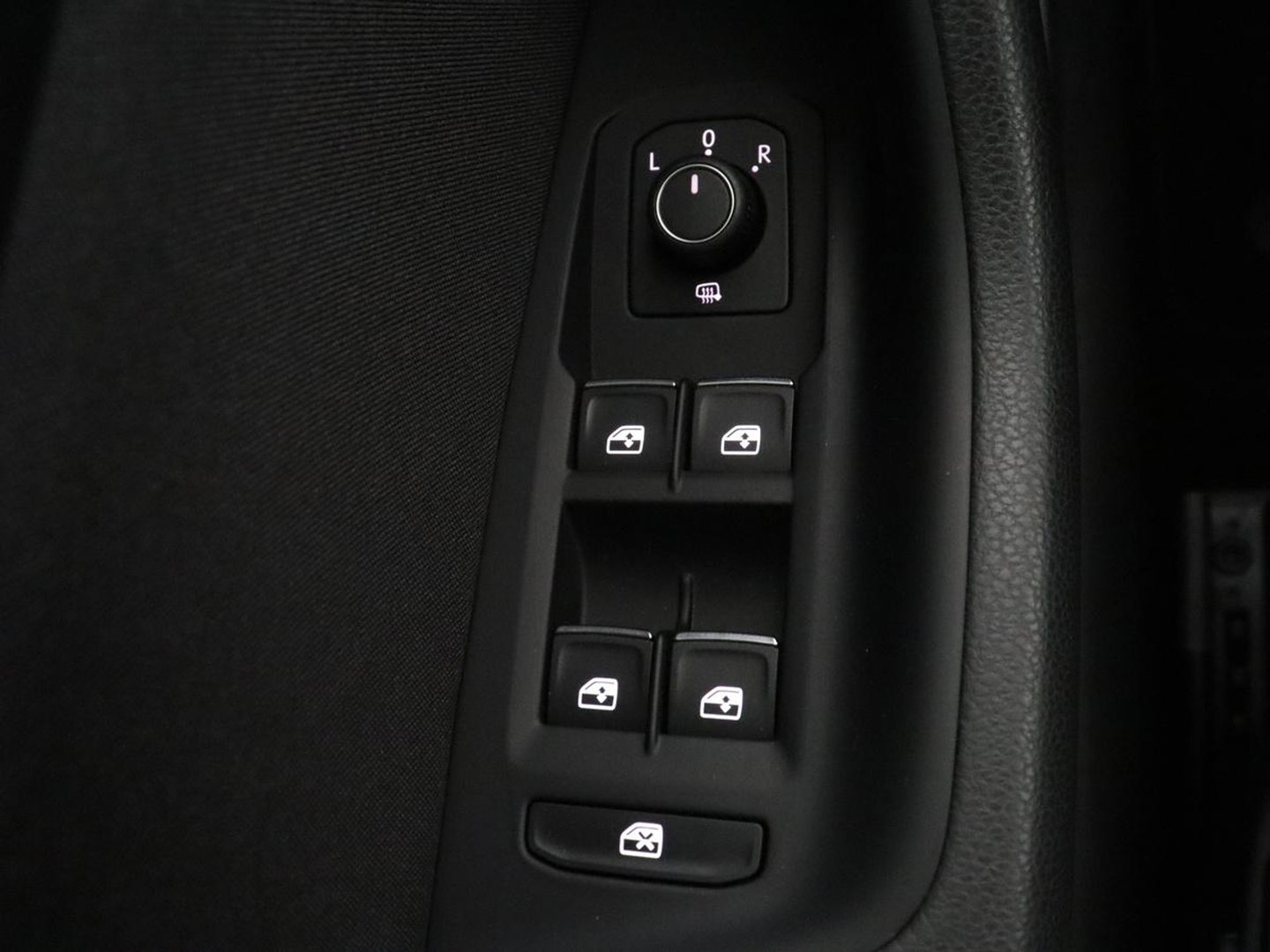 Volkswagen Passat Variant 1.4 TSI PHEV GTE Business | SOH 92,8% | Adaptive Cruise | Stoelverwarming | Massage | Camera | LED | Carplay | Climate control