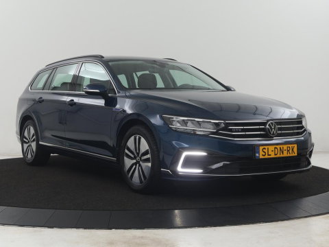 Volkswagen Passat Variant 1.4 TSI PHEV GTE Business | SOH 92,8% | Adaptive Cruise | Stoelverwarming | Massage | Camera | LED | Carplay | Climate control