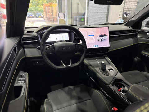 Lynk & Co 01 Lynk&co 1.5 Core | ACC | Camera | Carplay | 19 inch | LED | Draadloos opladen