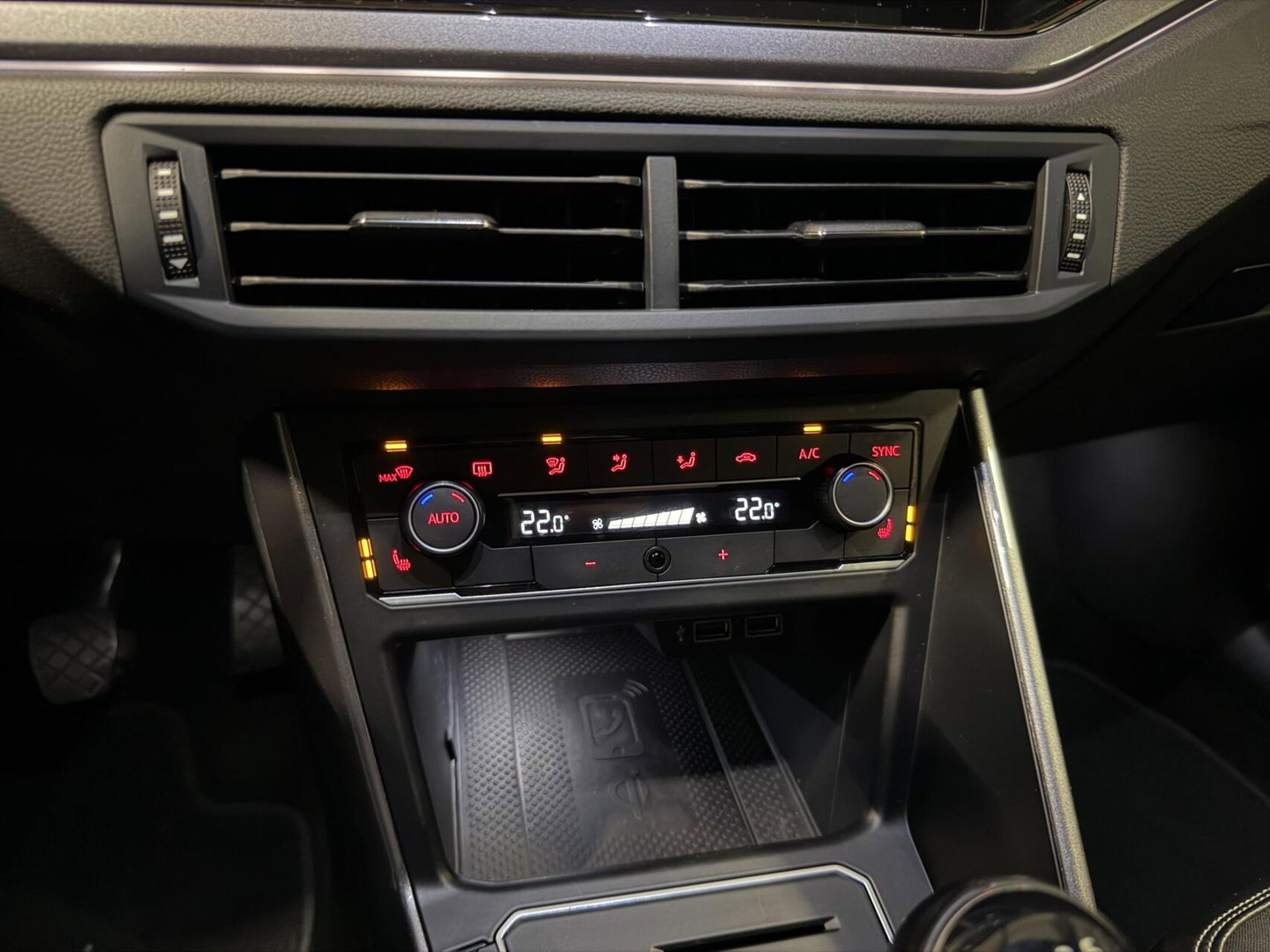 Volkswagen Polo 1.0 TSI R-line Virtual LED Stoelverwarming