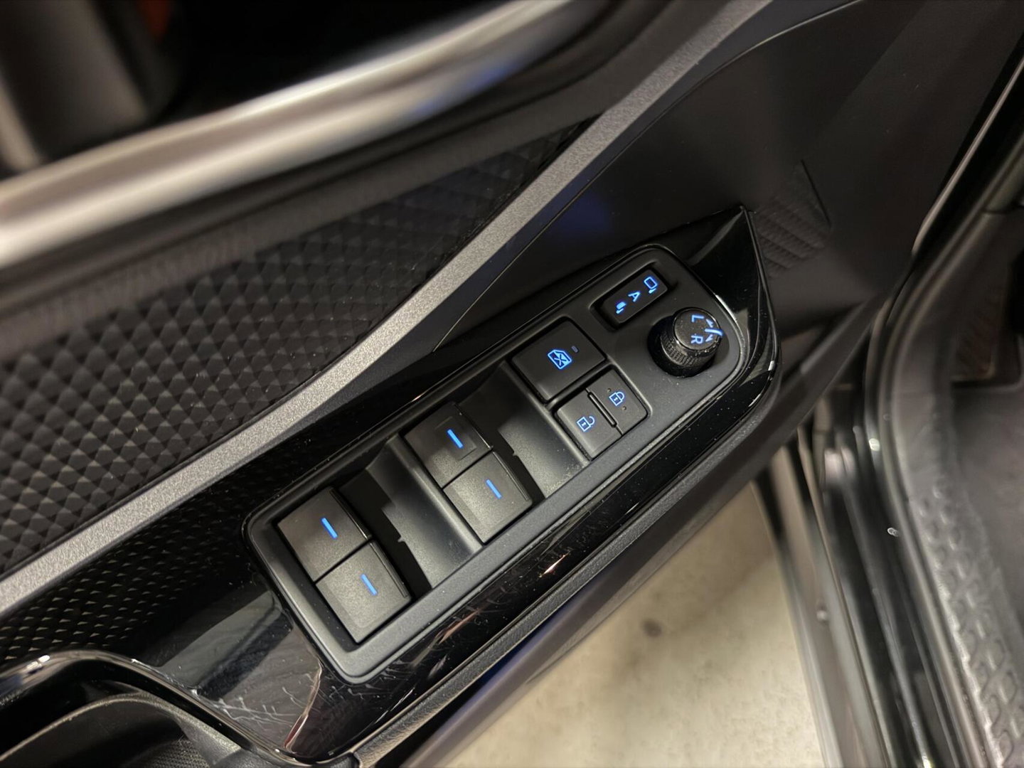 Toyota C-HR 2.0 Hybrid 184PK Style Navi Dodehoek Camera JBL