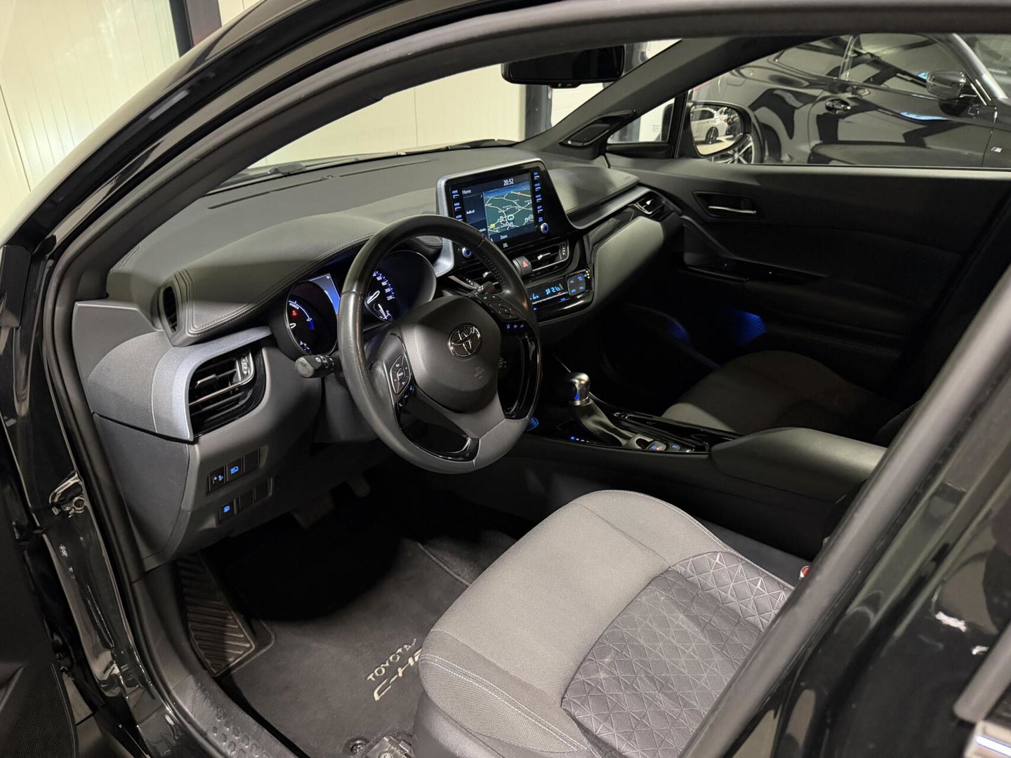 Toyota C-HR 2.0 Hybrid 184PK Style Navi Dodehoek Camera JBL