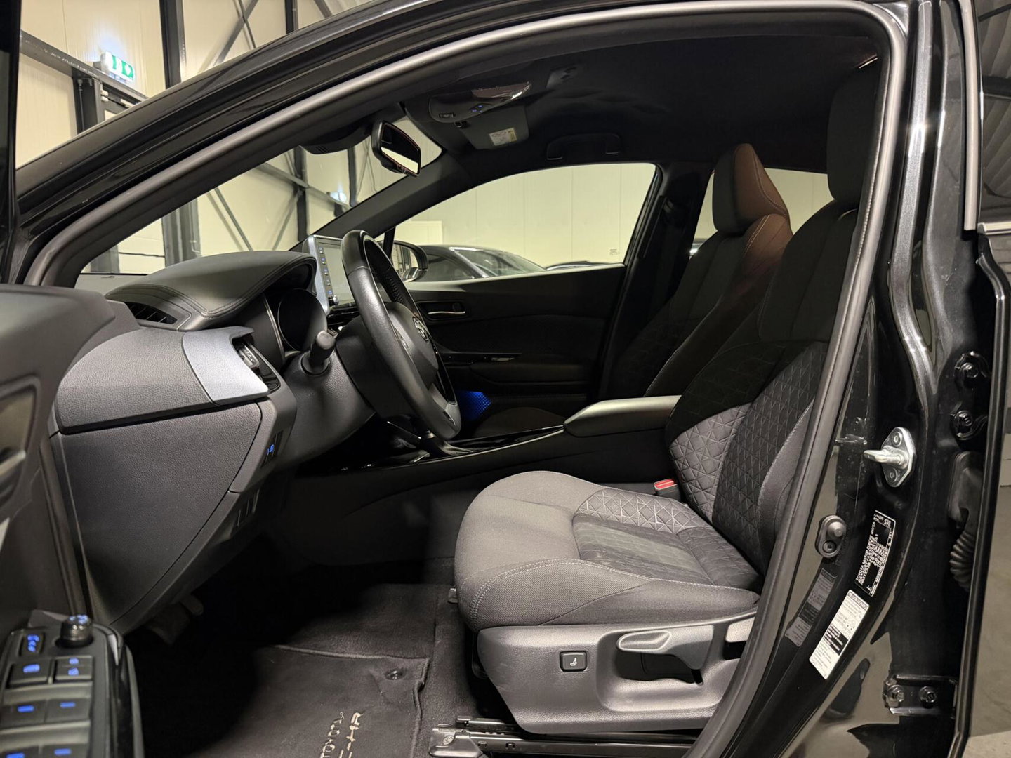 Toyota C-HR 2.0 Hybrid 184PK Style Navi Dodehoek Camera JBL