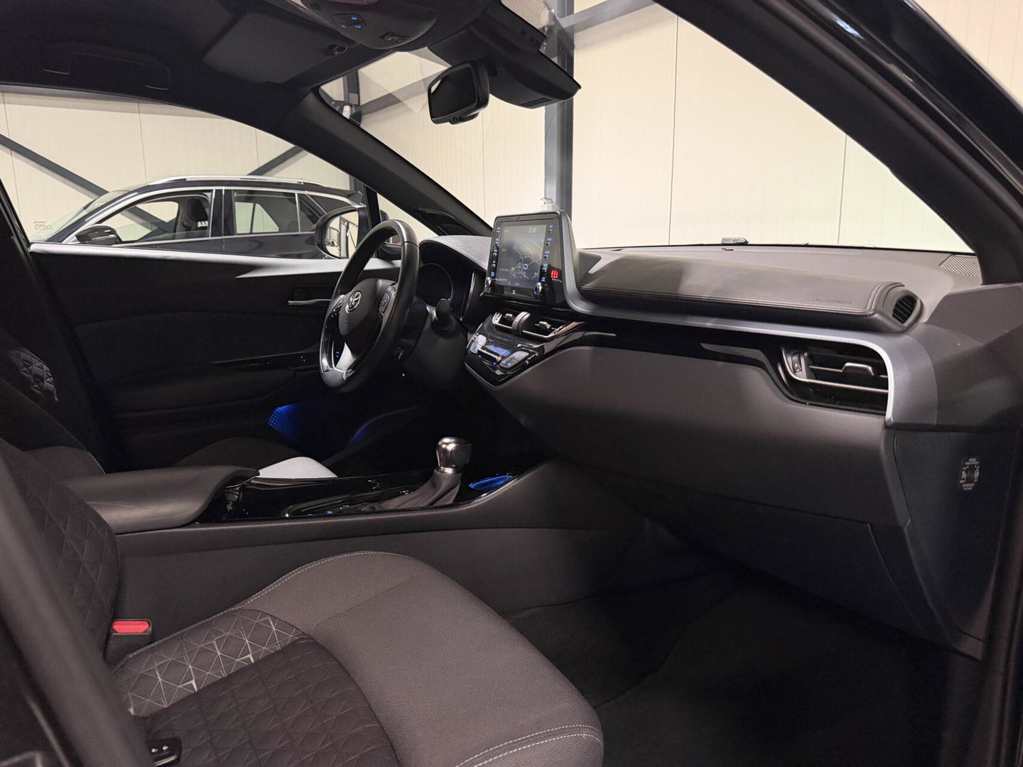 Toyota C-HR 2.0 Hybrid 184PK Style Navi Dodehoek Camera JBL