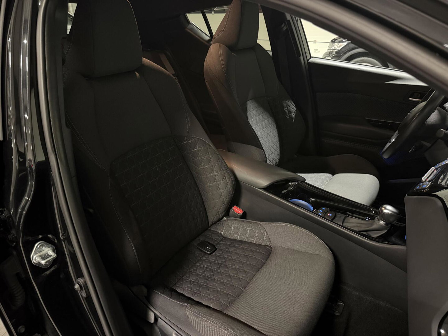 Toyota C-HR 2.0 Hybrid 184PK Style Navi Dodehoek Camera JBL