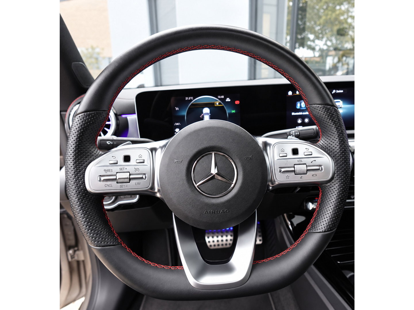 Mercedes-Benz CLA-Klasse 180 AMG PANO CAM SFEER
