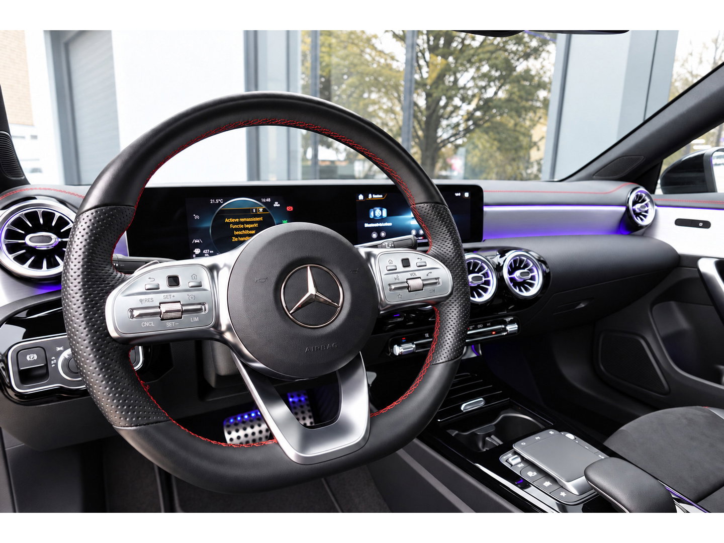 Mercedes-Benz CLA-Klasse 180 AMG PANO CAM SFEER
