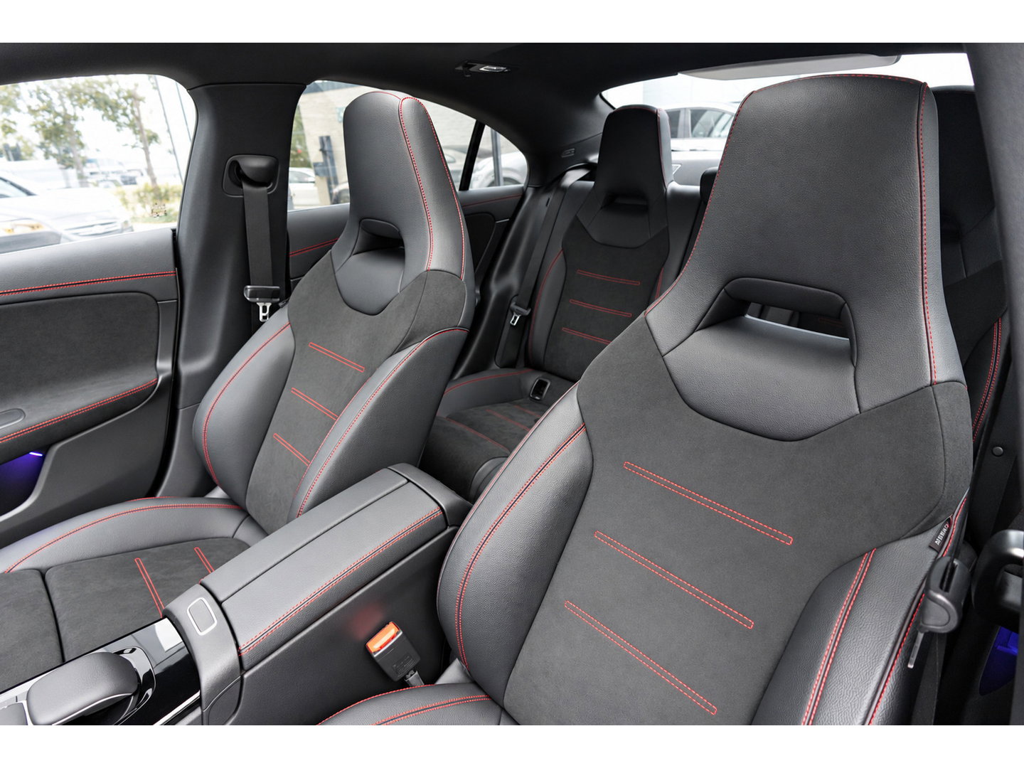 Mercedes-Benz CLA-Klasse 180 AMG PANO CAM SFEER